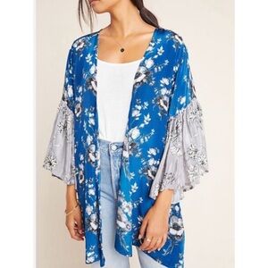 Mahila vibrant blue and gray floral pattern kimono